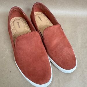 Birdies The Swift Slip On Sneakers in Nutmeg Brown Suede (burnt orange). Size 6